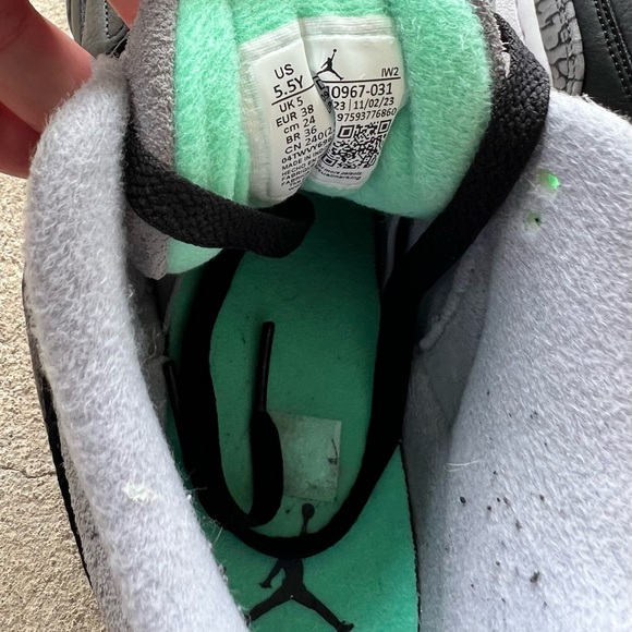 Air Jordan 3 Retro "Green Glow" size 5.5 - Picture 5 of 5